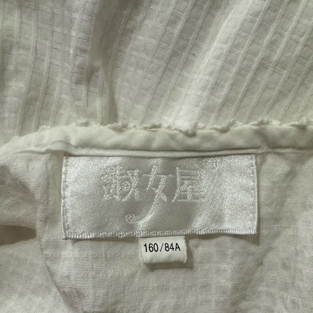White Sundress with detailed embroidery on bodice, size 6/8 - Picture 5 of 10